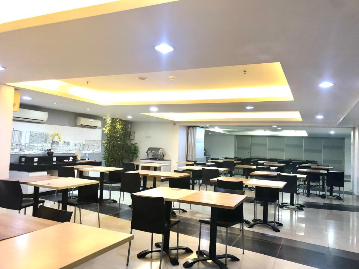 Amaris Hotel Thamrin City Jakarta Exterior photo