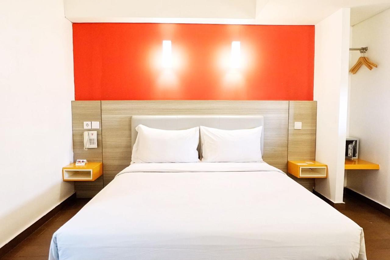 Amaris Hotel Thamrin City Jakarta Exterior photo